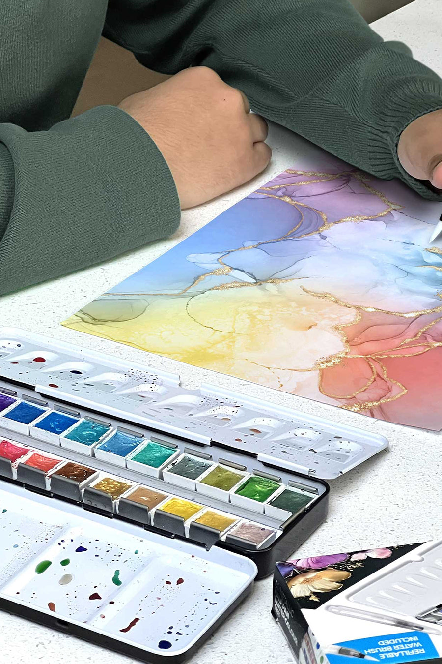 24 Metallic Half Pan Watercolour Metal Tin Set with Water Brush