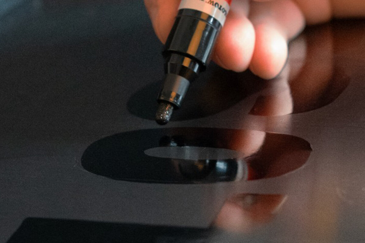 Molotow Glossie Marker In Use